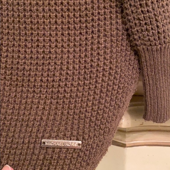 Micheal Kors turtle neck knitted sweater - Picture 4 of 5